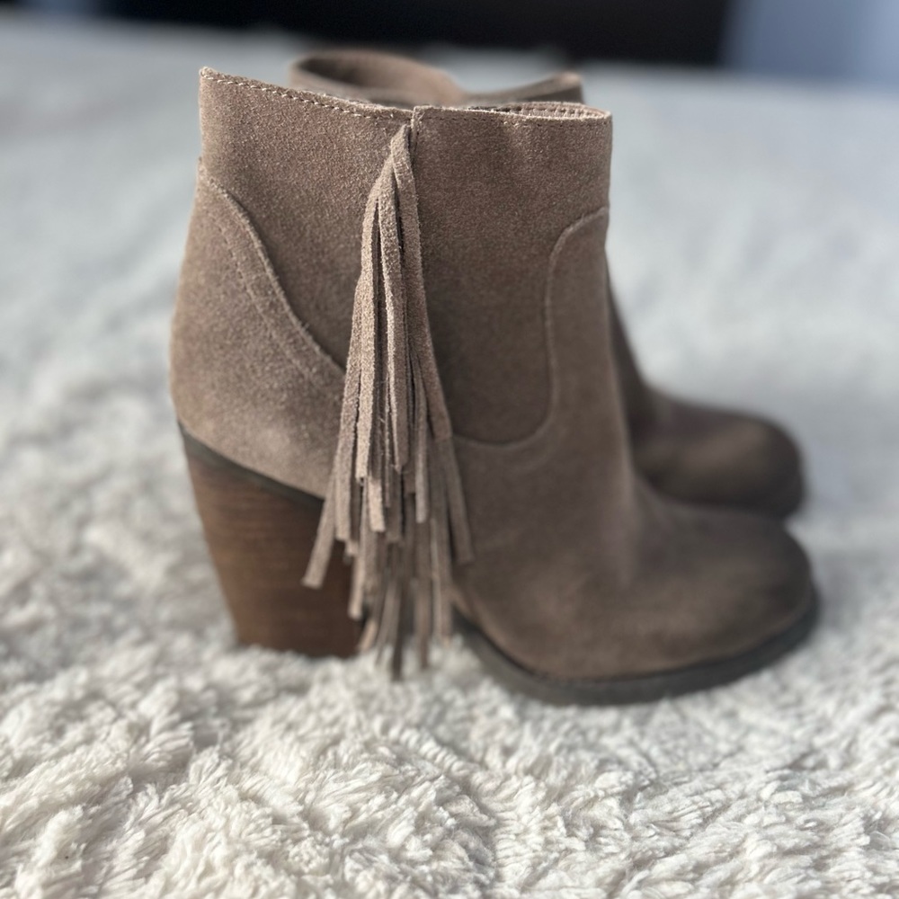 Sbicca leather ankle boots with fringe